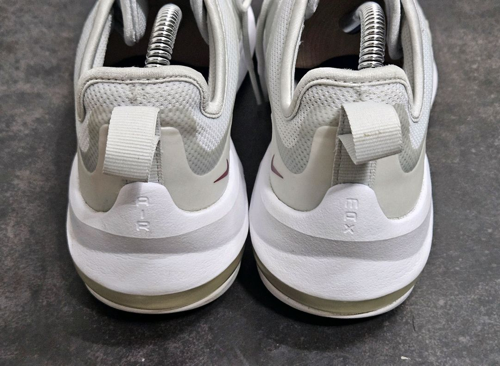 에어맥스 운동화 240mm 이미지