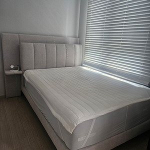 [풀세트] 씰리 프리미엄 퀸 침대+프레임+협탁+조명까지 (상태최상) 이미지