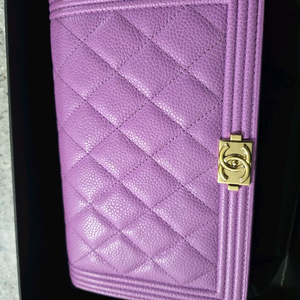 [정품]샤넬 보이 샤넬 여성 캐비어 쉐브론 WOC 체인 숄더 크로스백 금장 퍼플 이미지