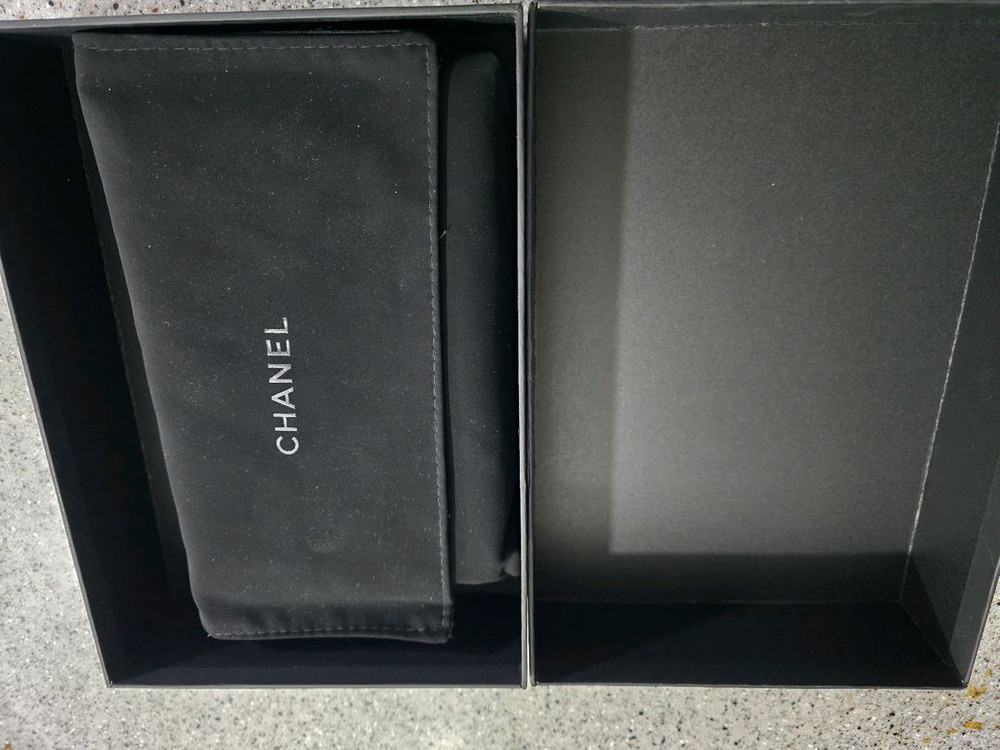 [정품]샤넬 보이 샤넬 여성 캐비어 쉐브론 WOC 체인 숄더 크로스백 금장 퍼플 이미지