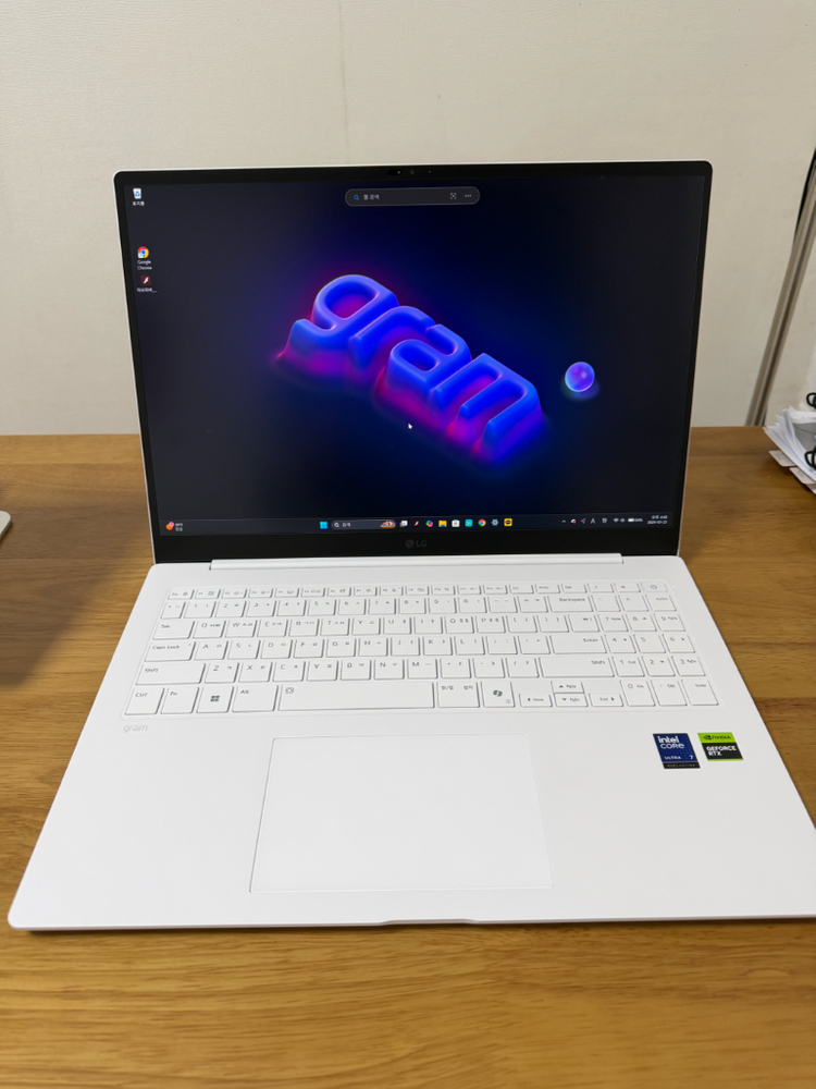 (풀옵션/신품급) LG 그램 프로 16 / RTX 5050 / 32GB / 1.5TB 이미지