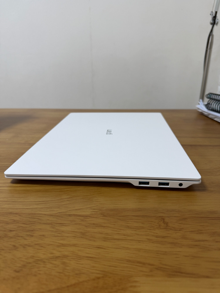 (풀옵션/신품급) LG 그램 프로 16 / RTX 5050 / 32GB / 1.5TB 이미지