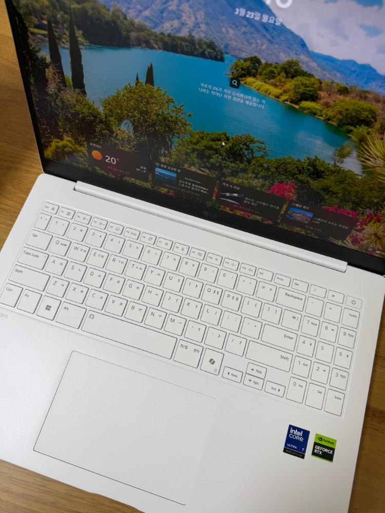 (풀옵션/신품급) LG 그램 프로 16 / RTX 5050 / 32GB / 1.5TB 이미지