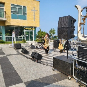 라인어레이 스피커 이미지