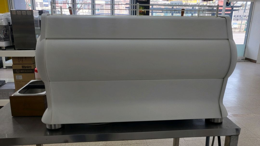 콘티 몬테카를로 화이트 우드 커피머신 멀티보일러 하이엔드커피머신 이미지