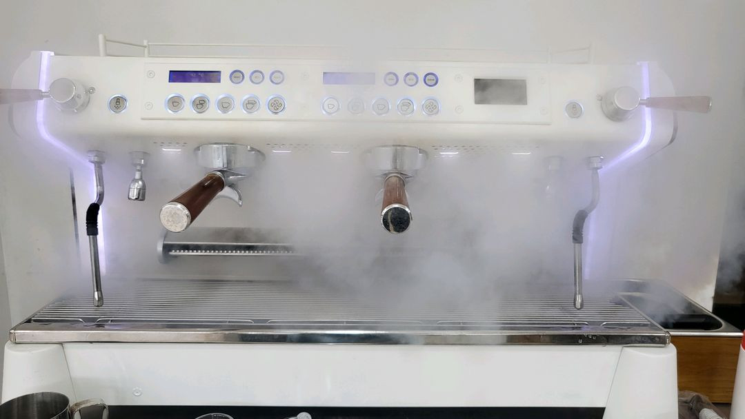 콘티 몬테카를로 화이트 우드 커피머신 멀티보일러 하이엔드커피머신 이미지