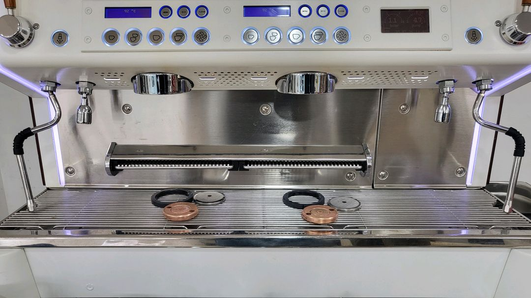 콘티 몬테카를로 화이트 우드 커피머신 멀티보일러 하이엔드커피머신 이미지