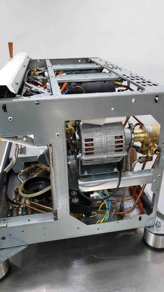 콘티 몬테카를로 화이트 우드 커피머신 멀티보일러 하이엔드커피머신 이미지