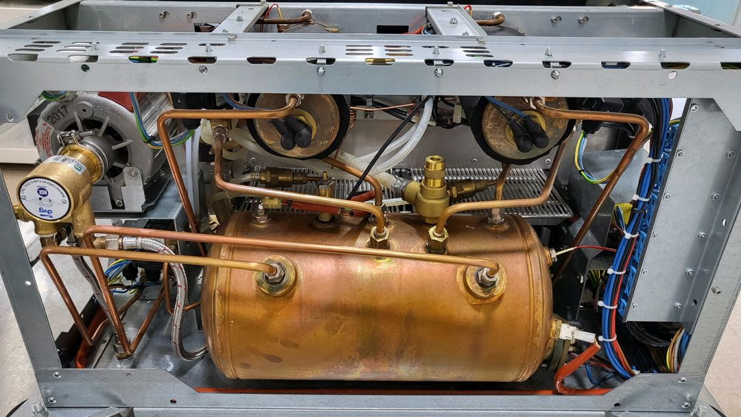 콘티 몬테카를로 화이트 우드 커피머신 멀티보일러 하이엔드커피머신 이미지