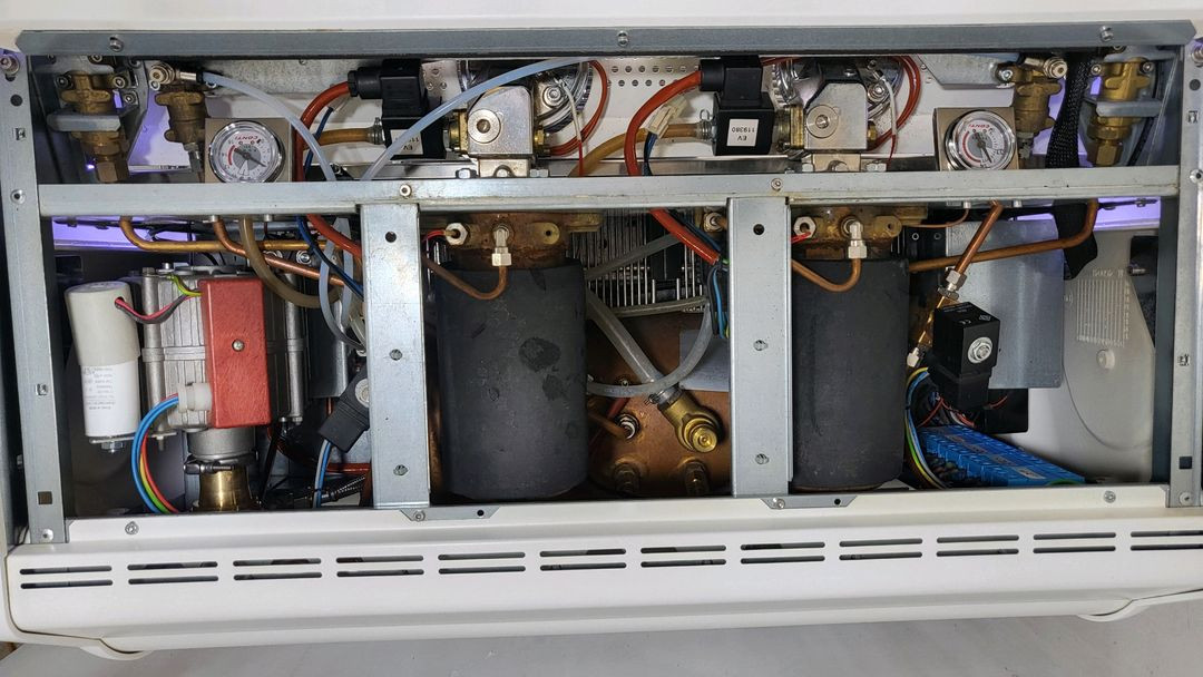 콘티 몬테카를로 화이트 우드 커피머신 멀티보일러 하이엔드커피머신 이미지