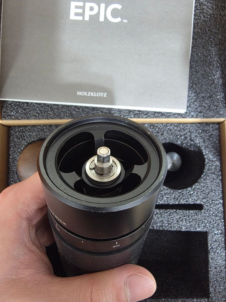 카페모 휴대용 에스프레소 기계 + 홀츠클로츠 에픽 핸드밀 이미지