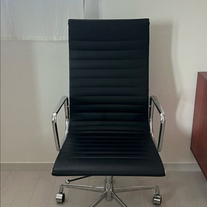 블랙 가죽 미드센츄리 체어 (허먼밀러임스st) 이미지