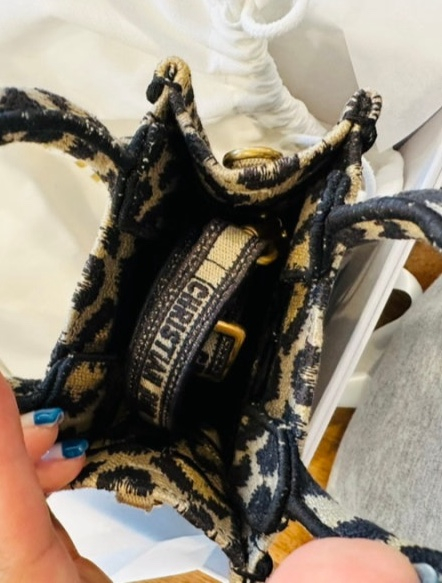 미니 디올 북 레오파드 토트백 이미지