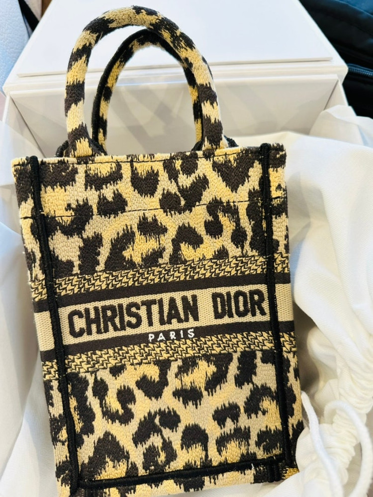 미니 디올 북 레오파드 토트백 이미지