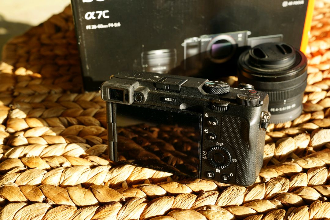 소니 A7C 카메라 FE 28-60mm 번들킷 이미지