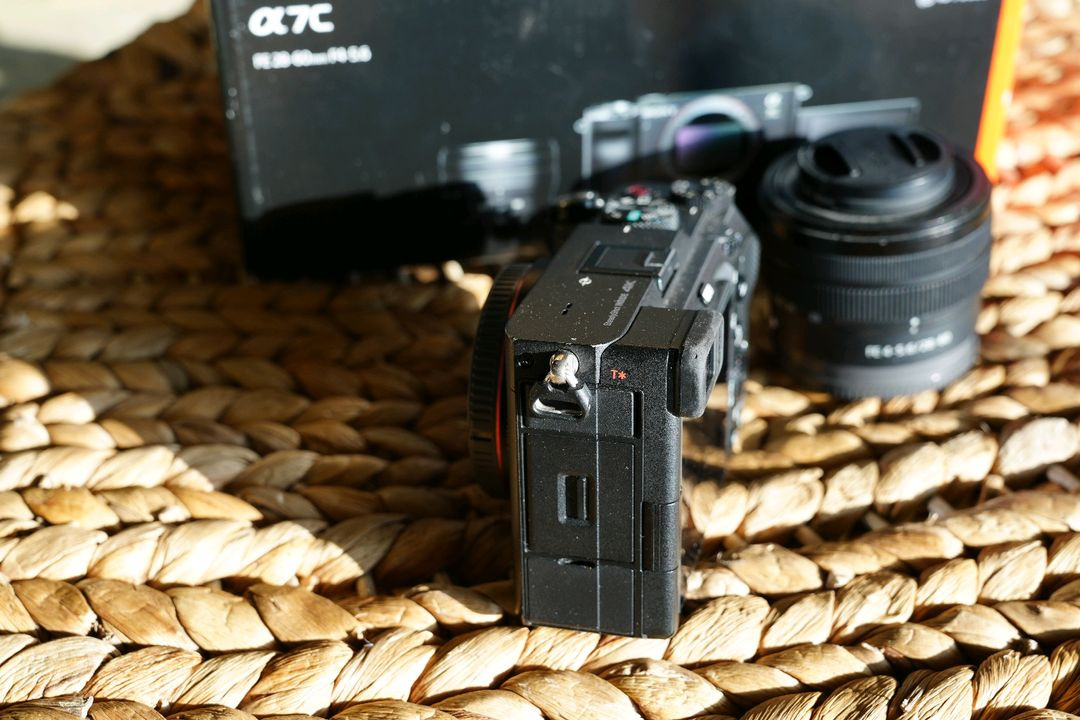 소니 A7C 카메라 FE 28-60mm 번들킷 이미지