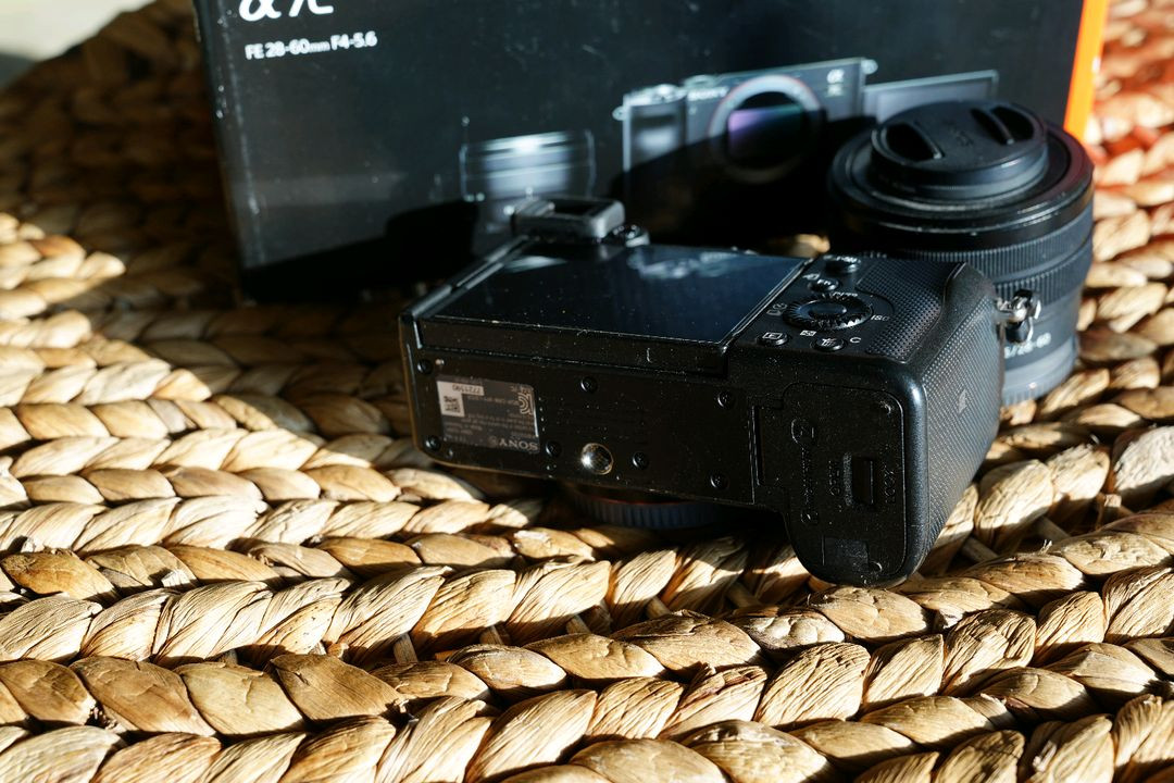 소니 A7C 카메라 FE 28-60mm 번들킷 이미지