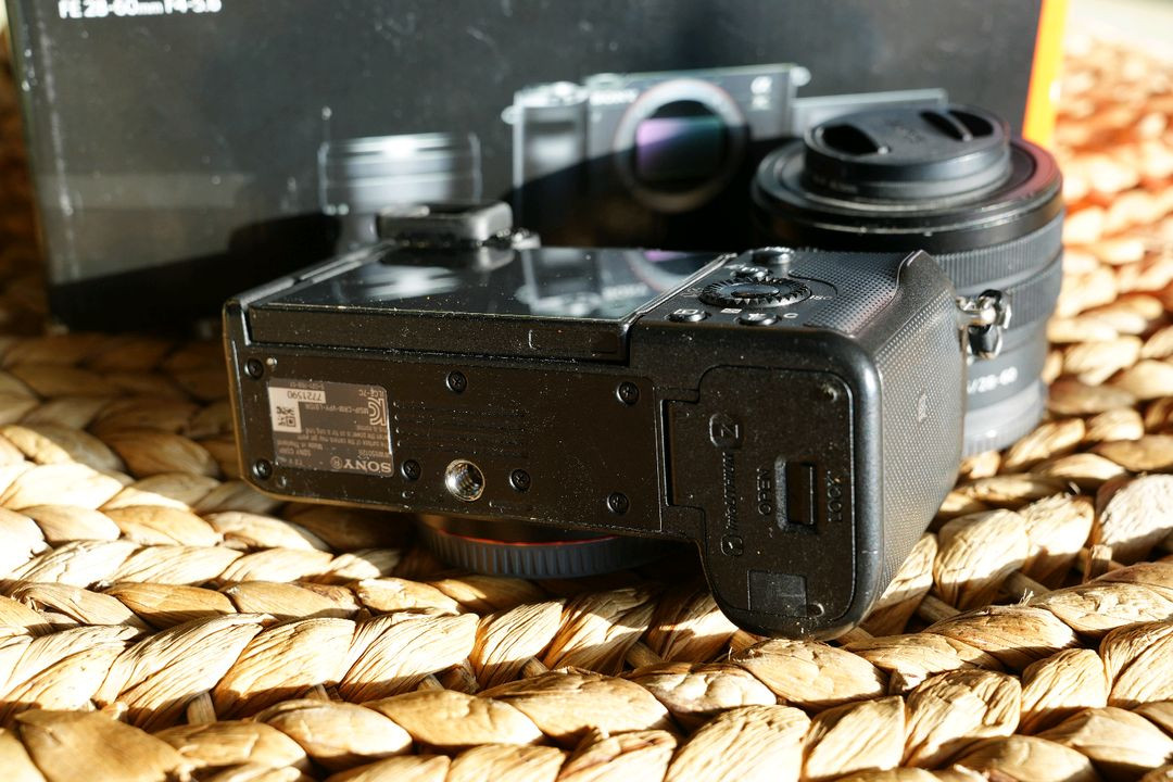 소니 A7C 카메라 FE 28-60mm 번들킷 이미지