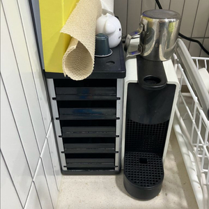 네스프레소 미니 캡슐 커피머신 이미지