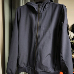 스톤아일랜드 라이트 소프트 쉘 후드 집업 이미지