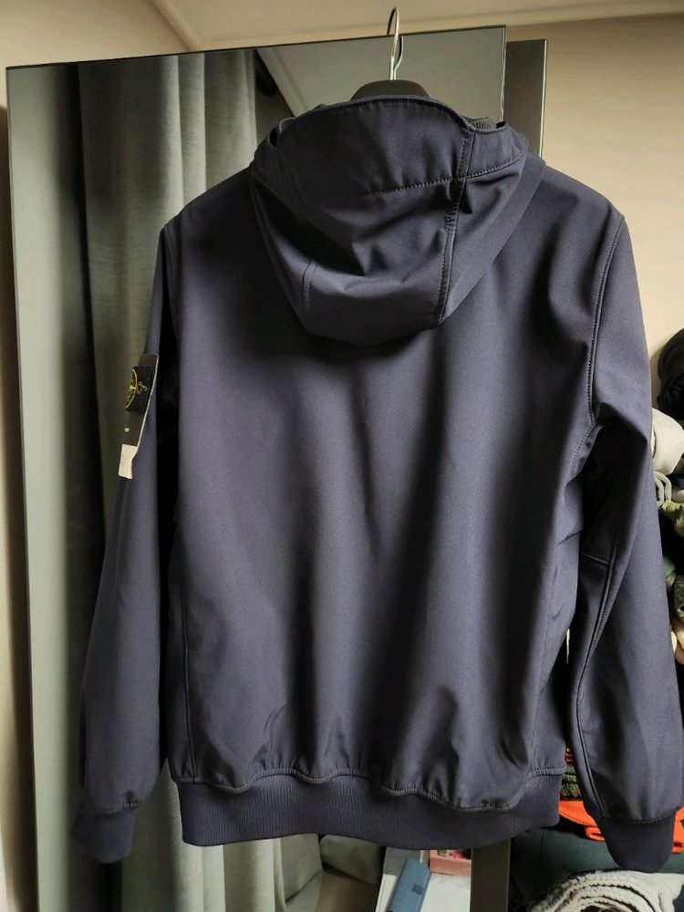 스톤아일랜드 라이트 소프트 쉘 후드 집업 이미지