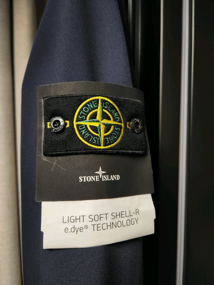 스톤아일랜드 라이트 소프트 쉘 후드 집업 이미지