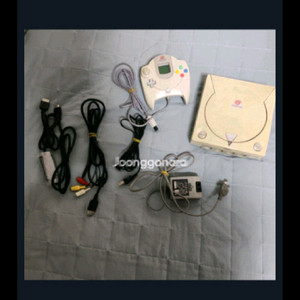 레트로 게임기 드림캐스트 본체 (컨트롤러/비주얼 메모리 카드 포함) 이미지