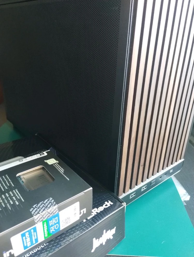 인텔 CPU 코어 울트라5 245K B860M 반본체 조립PC 이미지