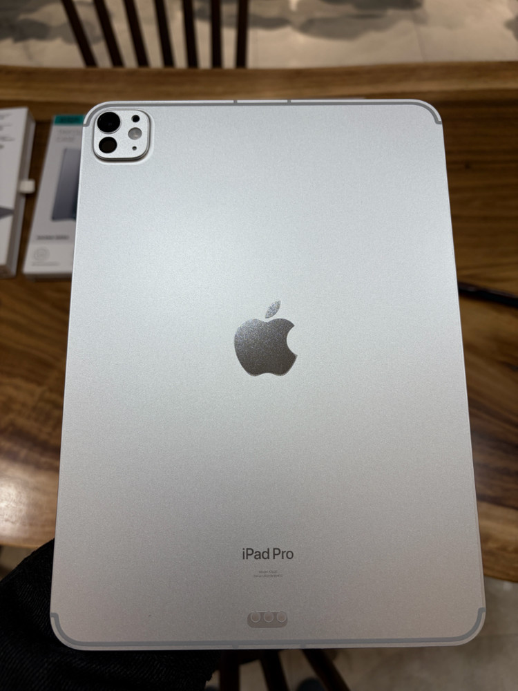 아이패드프로 11인치 M4 1tb 셀룰러 신품급 (매직키보드 등 악세사리 100만원) 이미지