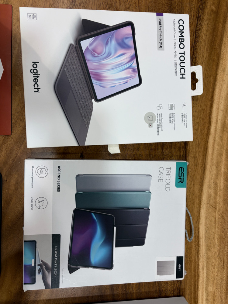 아이패드프로 11인치 M4 1tb 셀룰러 신품급 (매직키보드 등 악세사리 100만원) 이미지