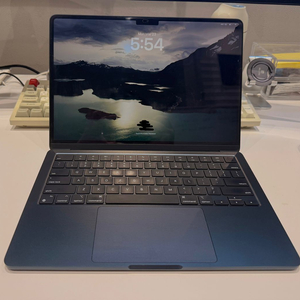 맥북 에어 13인치 M3 1TB 16GB (영문 키보드 / 애플케어 2027년 5월까지) 이미지