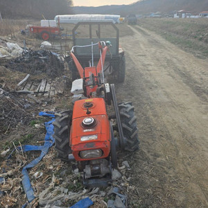 대동 경운기 10마력 키시동 트레일러포함 사륜구동 이미지