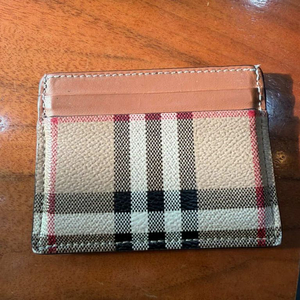 버버리 체크 카드지갑 이미지