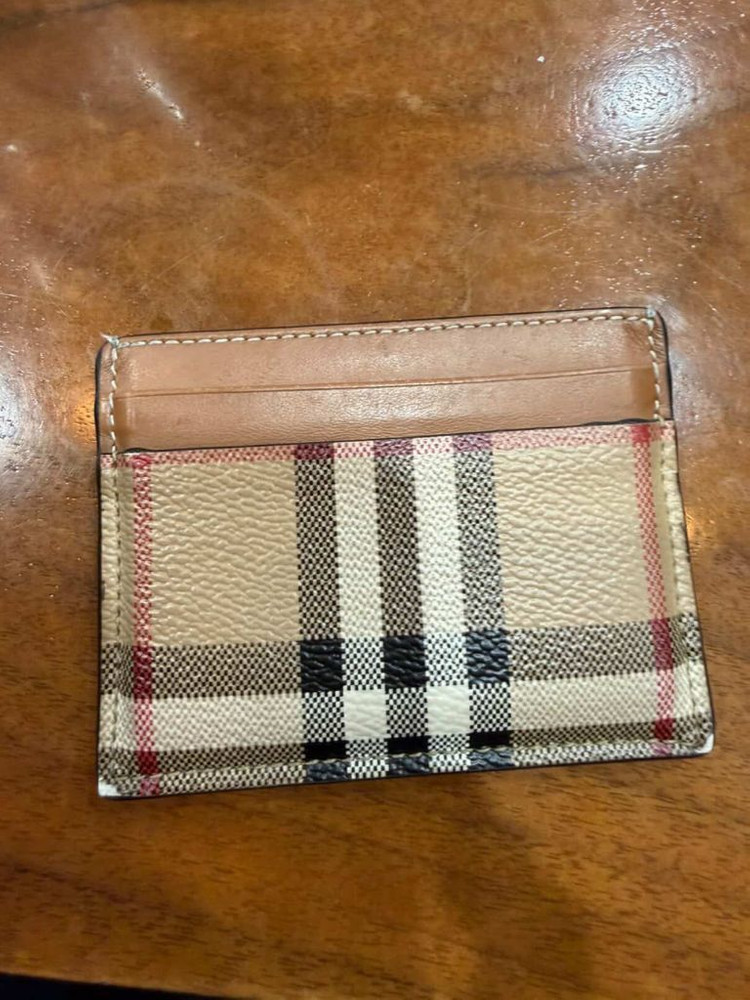 버버리 체크 카드지갑 이미지