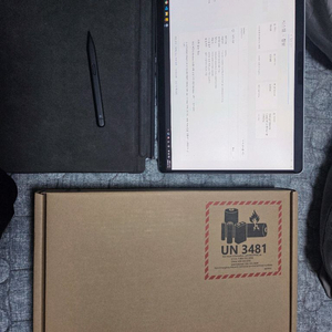 서피스 프로8 기업용 LTE 버전 풀박스 이미지