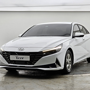 중형 세단 이미지