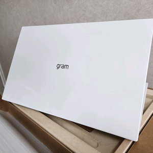 극강스펙 24년형 울트라5 LG 그램 125H AI코어 16GB 풀세트 이미지
