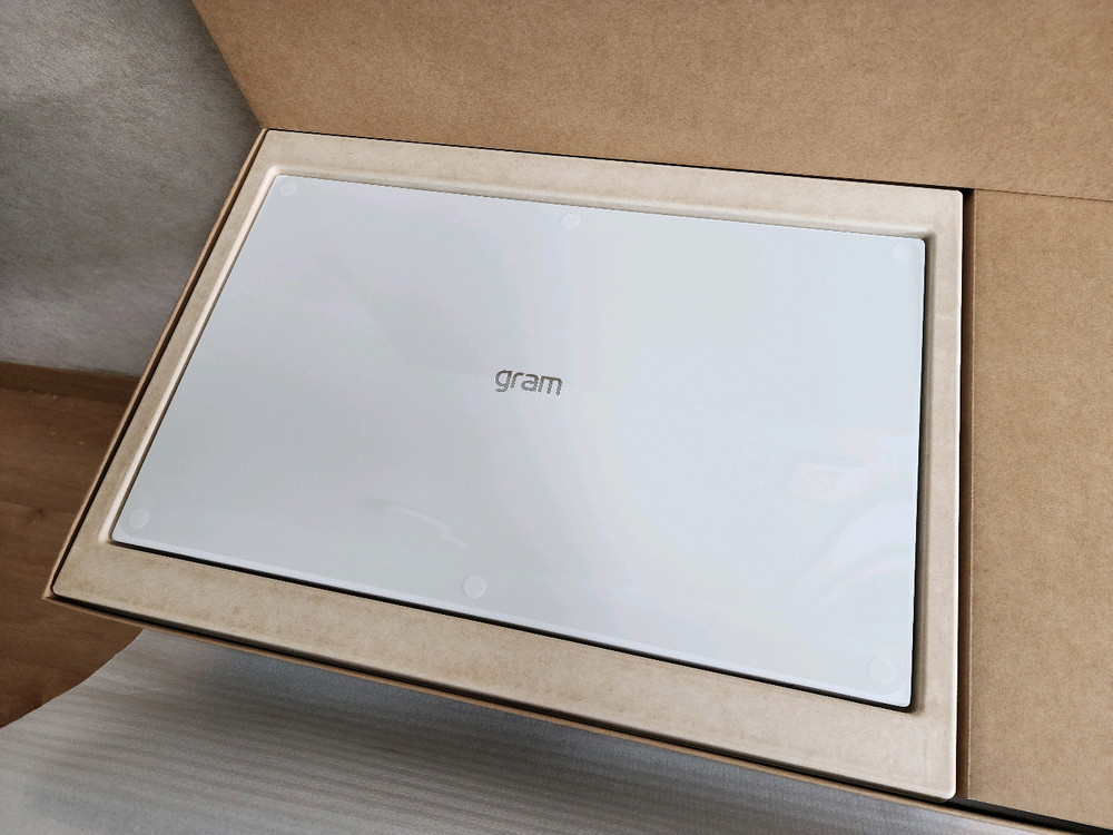 극강스펙 24년형 울트라5 LG 그램 125H AI코어 16GB 풀세트 이미지