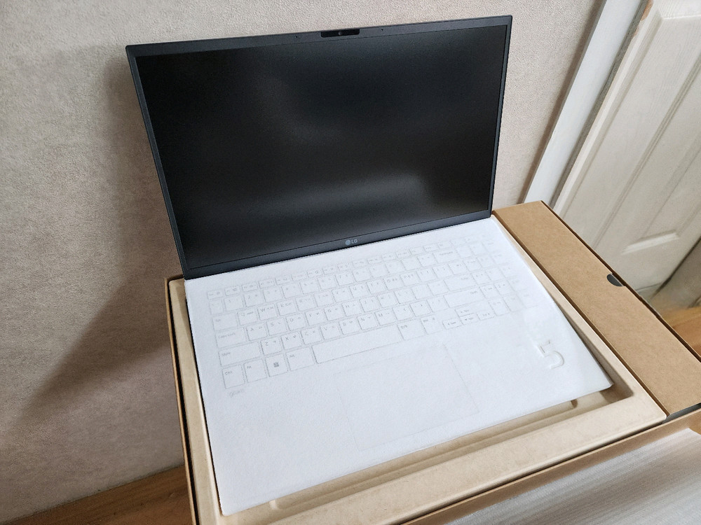 극강스펙 24년형 울트라5 LG 그램 125H AI코어 16GB 풀세트 이미지