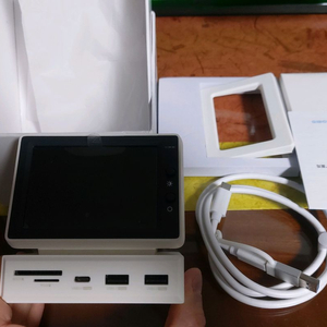 Hagibis 미니 모니터 USB-C 도킹 스테이션 이미지