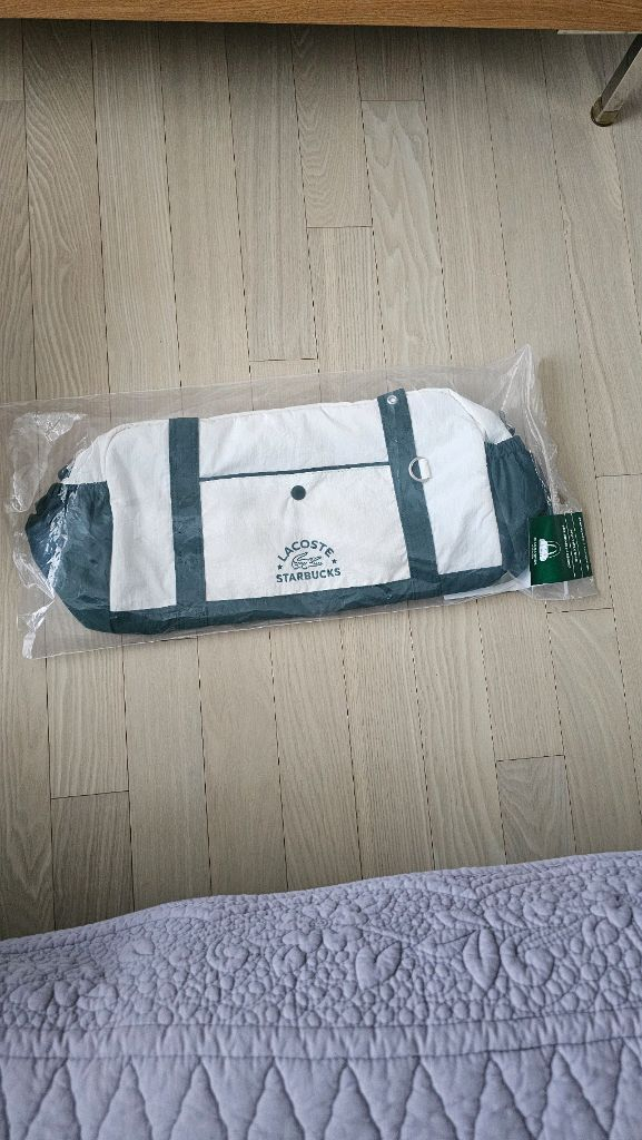 스타벅스 캐리어, 라코스테가방,담요,캐빈 파우치 이미지