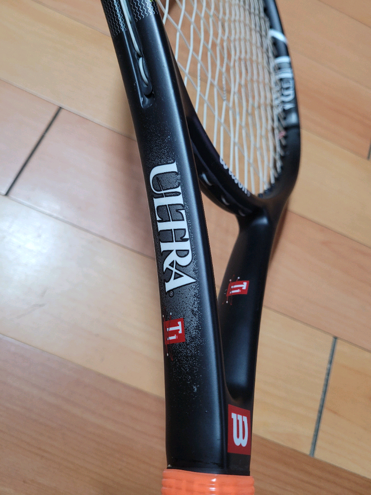 윌슨 ULTRA Ti 테니스 라켓 이미지