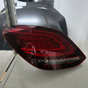 벤츠 C클래스후미등 w205후기형 운전석 중고후미등 이미지