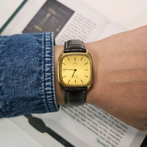 오메가(Omega)의 빈티지 드 빌(De Ville) 쿼츠 시계 이미지