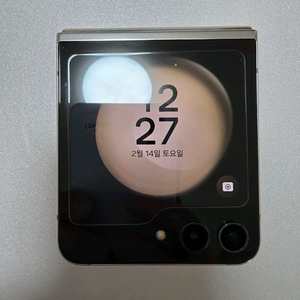 폴더블 스마트폰 512GB 이미지