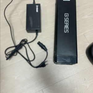 전기자전거 배터리 충전기 세트 이미지