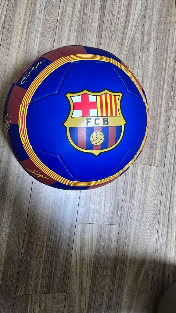 FC 바르셀로나 축구공 & 도리토스 나쵸 축구공 손흥민 등 사인볼 이미지