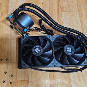 써멀라이트 FROZEN MAGIC 240 수냉쿨러 판매합니다 이미지