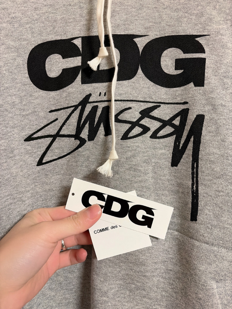 CDG X Stussy 후드 그레이 판매합니다 ! 이미지