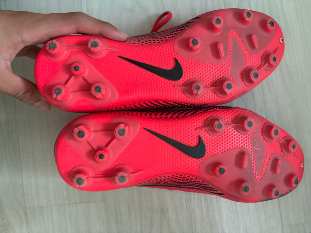 나이키 축구화 240 이미지